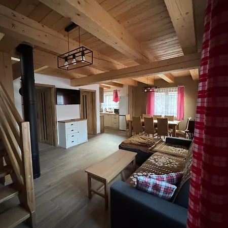 Pallov Dvor بيت للعطل *